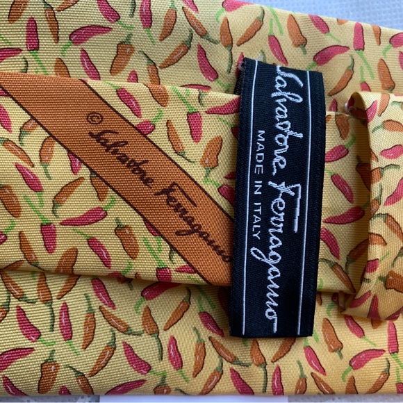 NWT Salvatore Ferragamo Yellow Chili Pepper Silk Tie. Graduation! Father's Day! - Picture 4 of 6